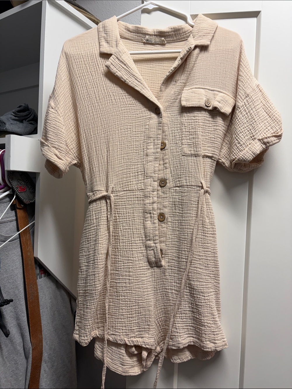Textured Short-Sleeve Romper in Light Beige